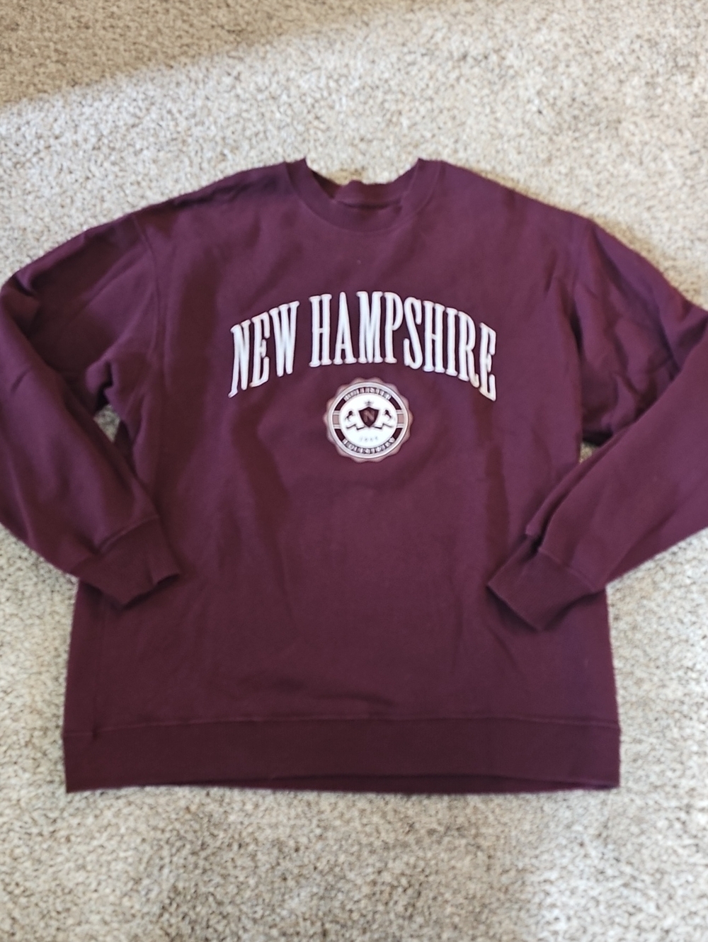 Hollister Crewneck Sweatshirt New Hampshire